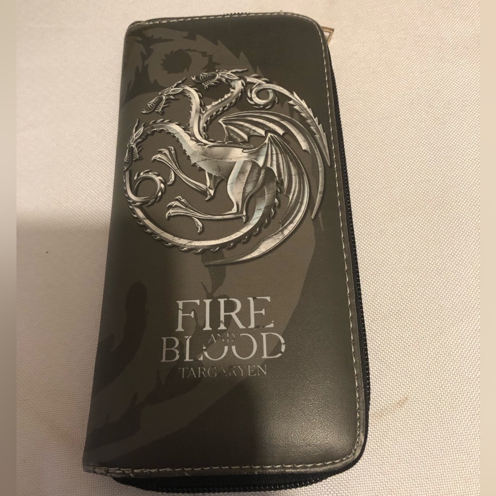 🎃Game of Thrones Wallet -637 $25 or $20 w/offer
